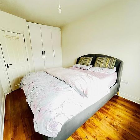 Room In Limerick Junction מראה חיצוני תמונה