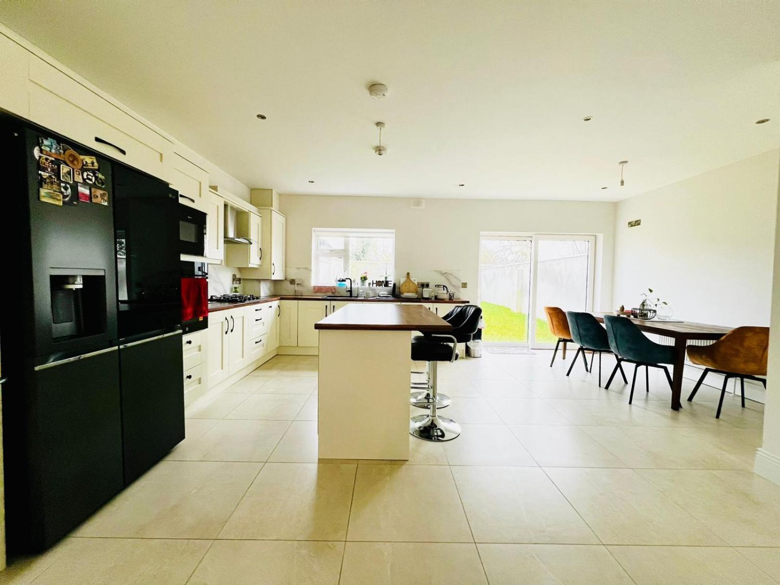 Room In Limerick Junction מראה חיצוני תמונה